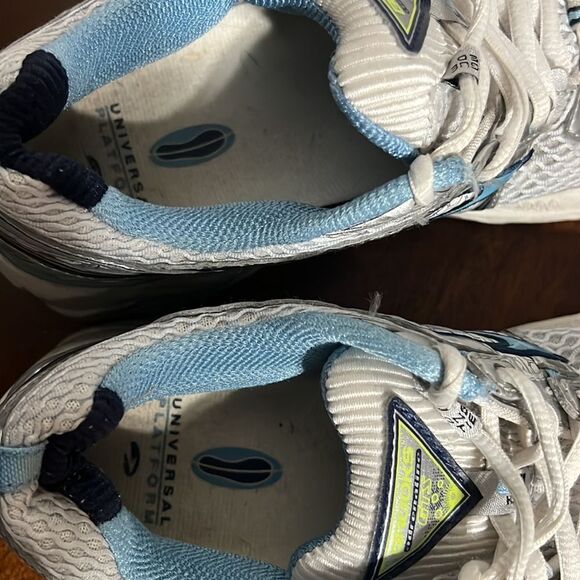 🔥🔥 Brooks Adrenaline GTS 11th Running Training Shoes great condition Sz 8 (B) - Picture 7 of 9